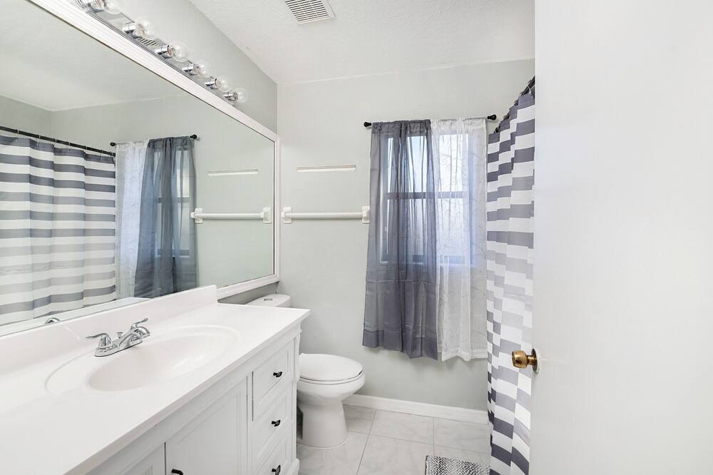 Photo of Bathroom in Fairvilla