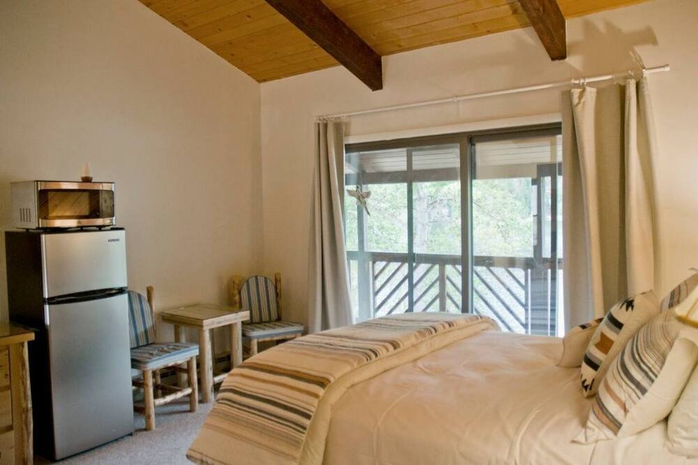 Photo of Bedroom in Salmon