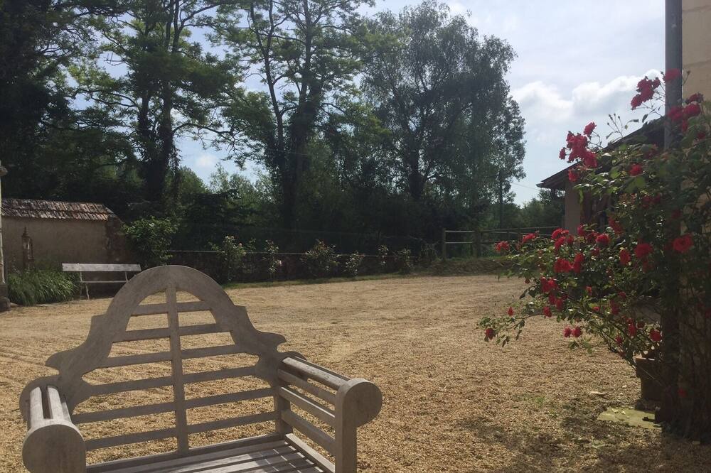 Photo of Outdoor in Les Essards
