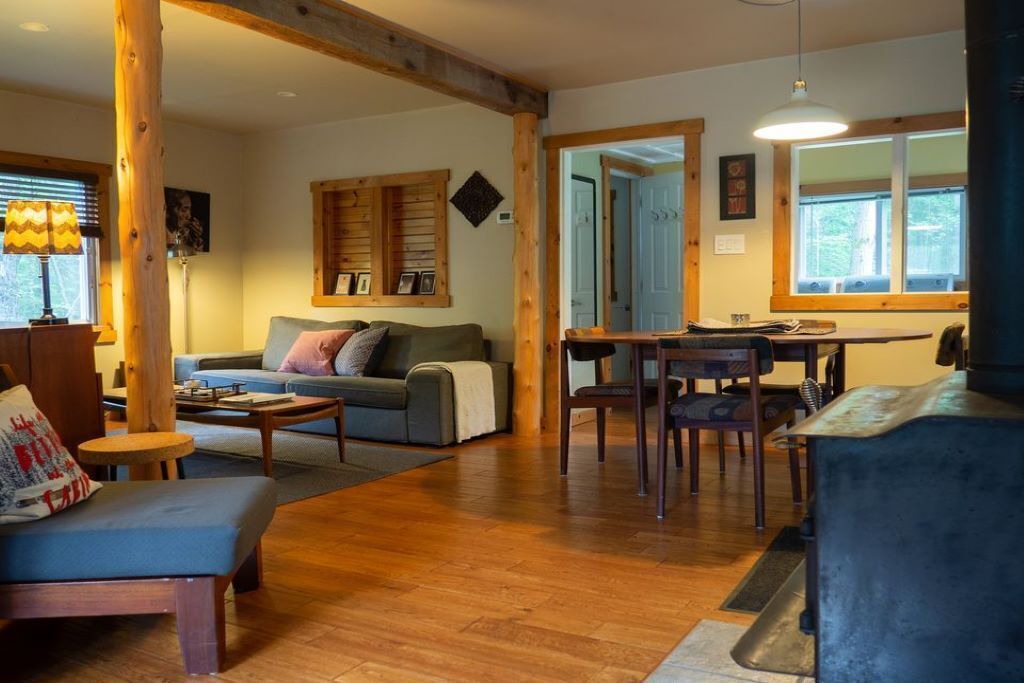 Photo of Livingroom in Gravenhurst