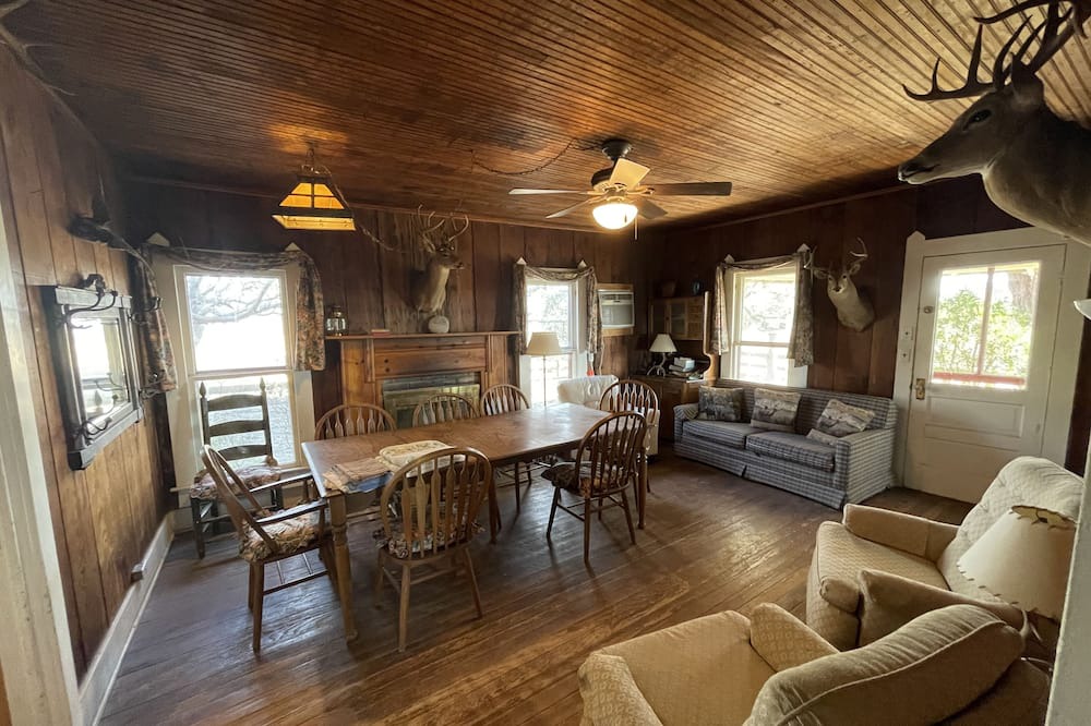 Photo of Livingroom in Mullin