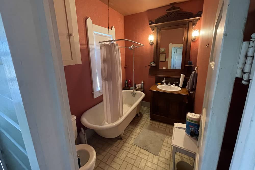 Photo of Bathroom in Mullin
