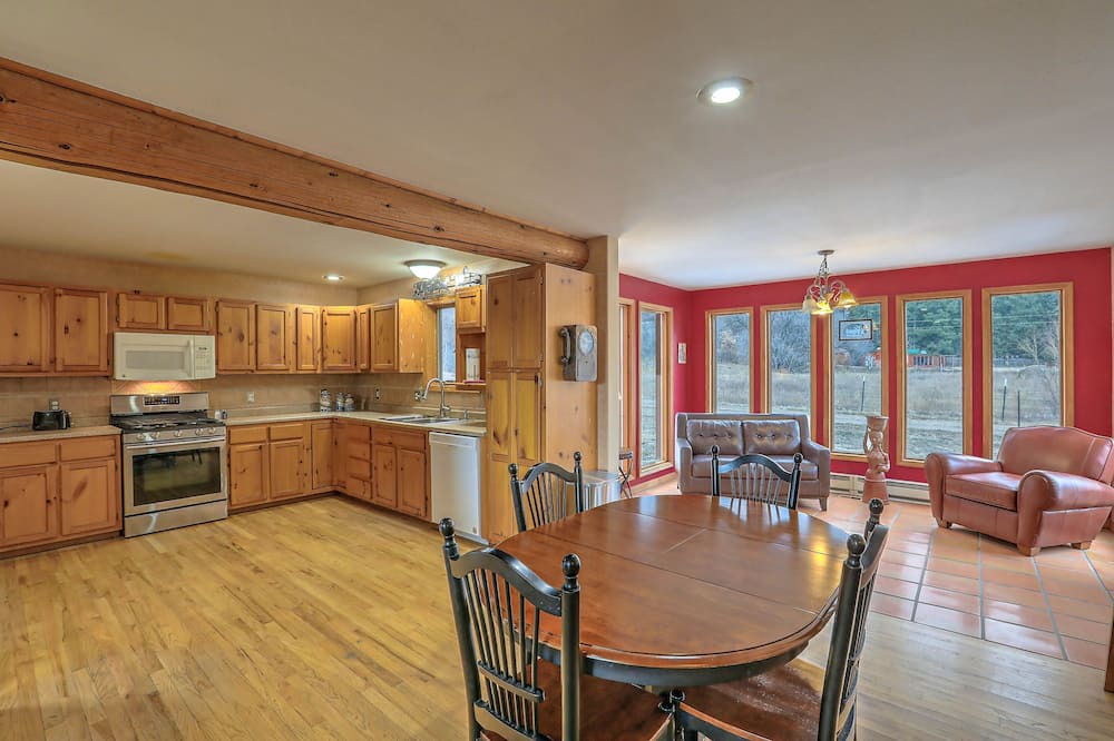 Photo of Kitchen in Canoncito