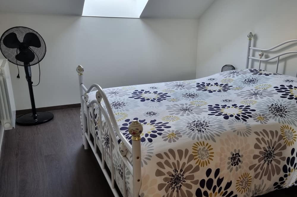 Photo of Bedroom in Nuits-Saint-Georges