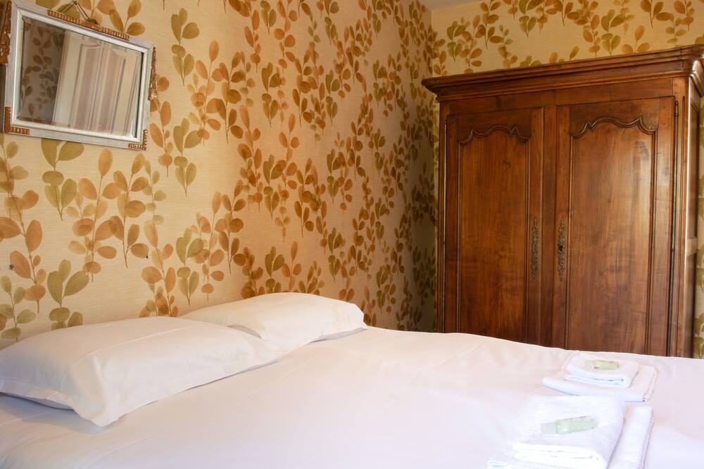 Photo of Bedroom in Saint-Benoit