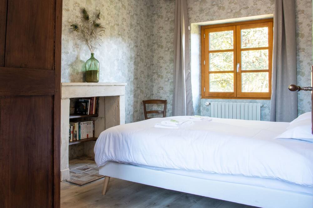 Photo of Bedroom in Saint-Benoit