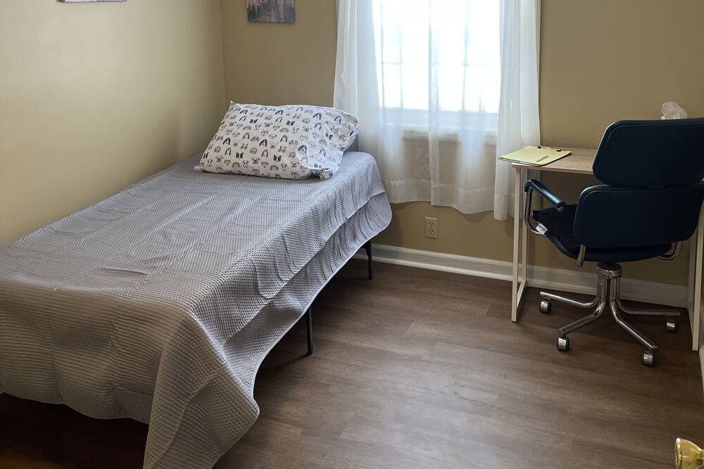 Photo of Bedroom in Willow Springs