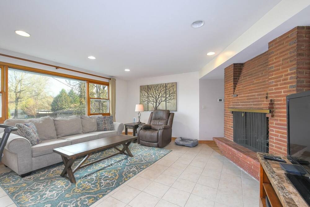 Photo of Livingroom in Northwest Vancouver