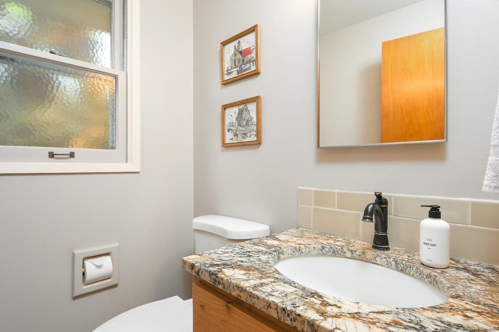 Photo of Bathroom in Northwest Vancouver