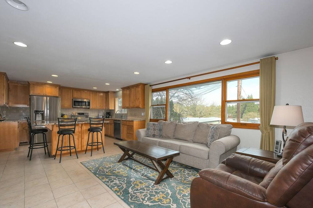 Photo of Livingroom in Northwest Vancouver