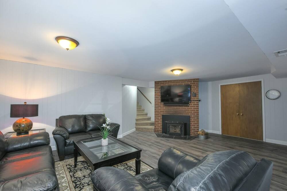 Photo of Livingroom in Northwest Vancouver