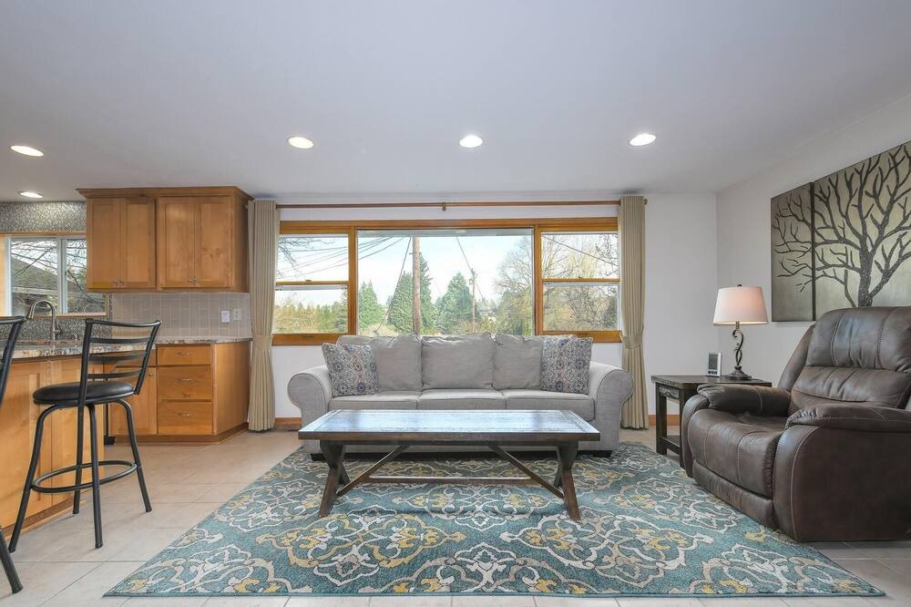 Photo of Livingroom in Northwest Vancouver