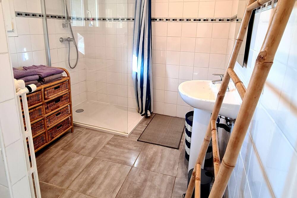 Photo of Bathroom in Amancy