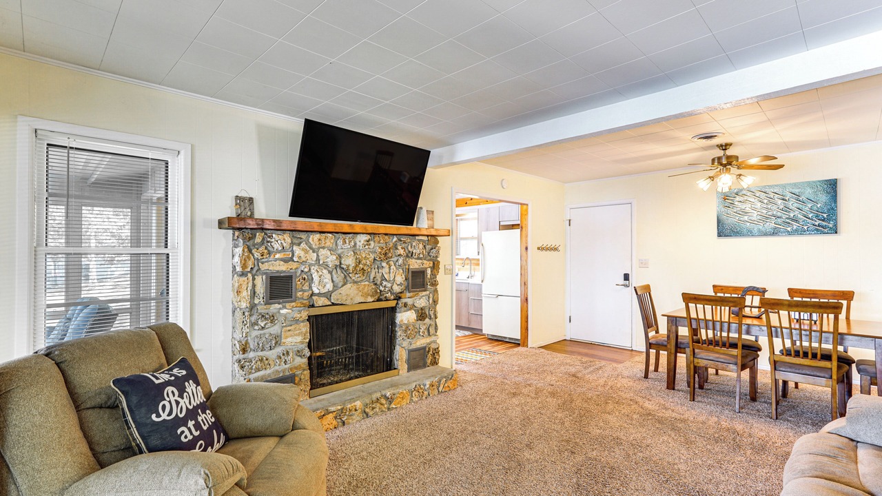 Photo of Livingroom in Sunrise Beach