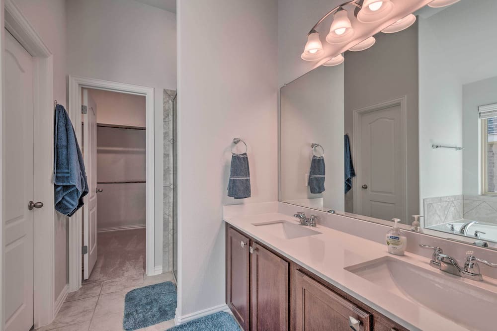 Photo of Bathroom in Burleson