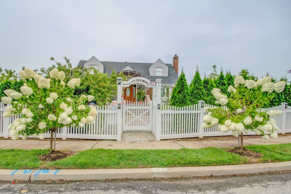 Photo of Others in Elmont