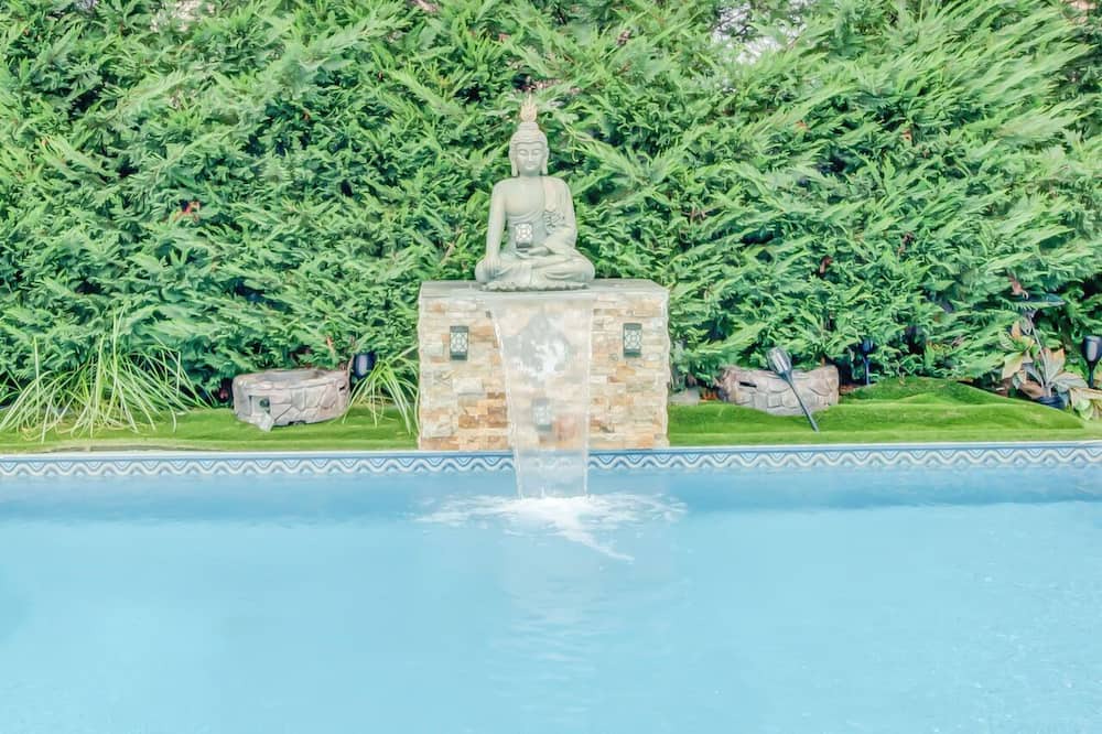 Photo of Outdoor in Elmont