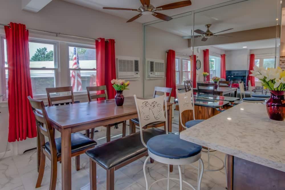 Photo of Kitchen in Elmont