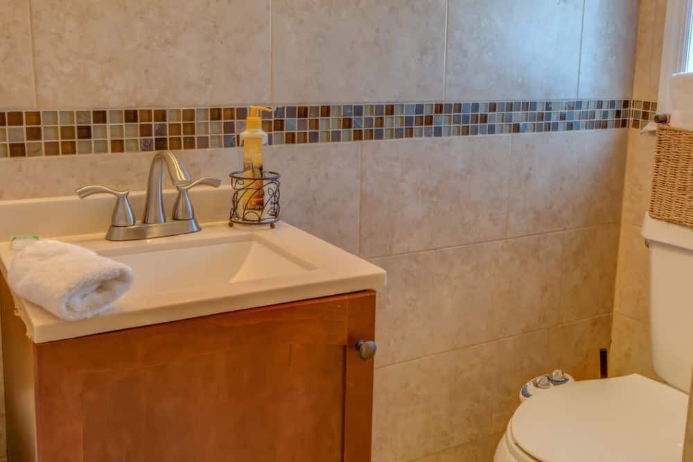 Photo of Bathroom in Elmont