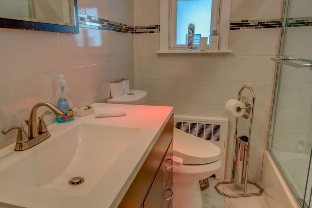 Photo of Bathroom in Elmont