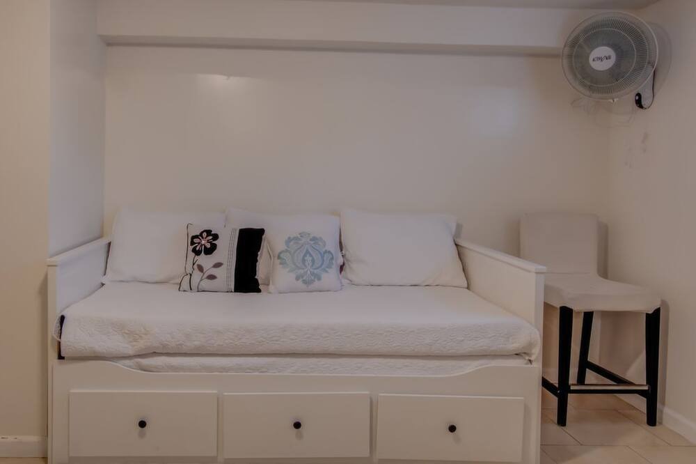 Photo of Bedroom in Elmont