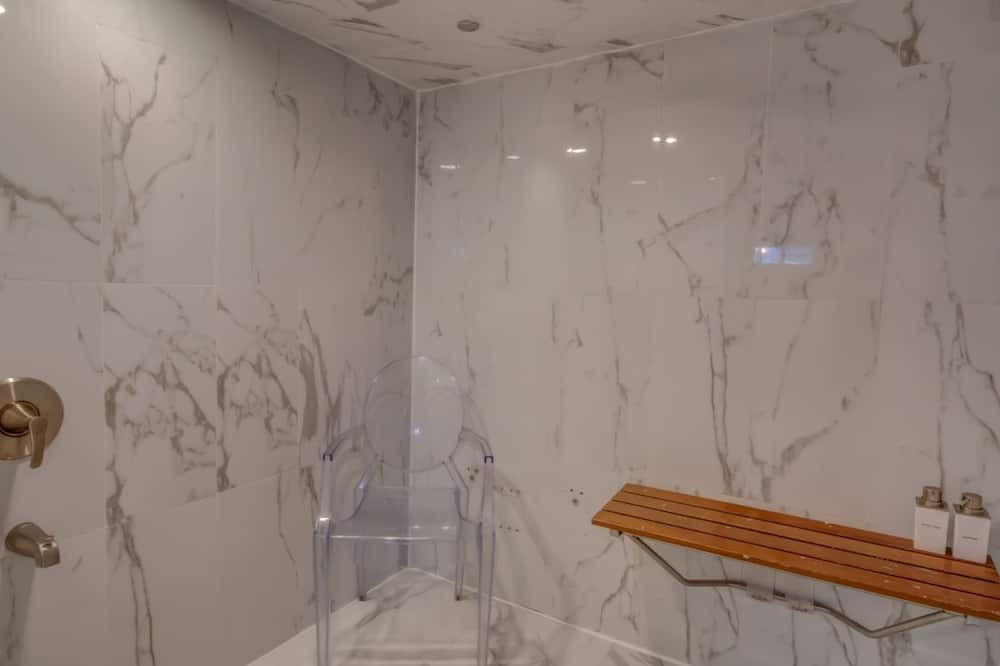 Photo of Bathroom in Elmont