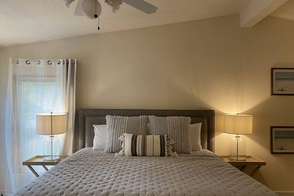 Photo of Bedroom in Westfir