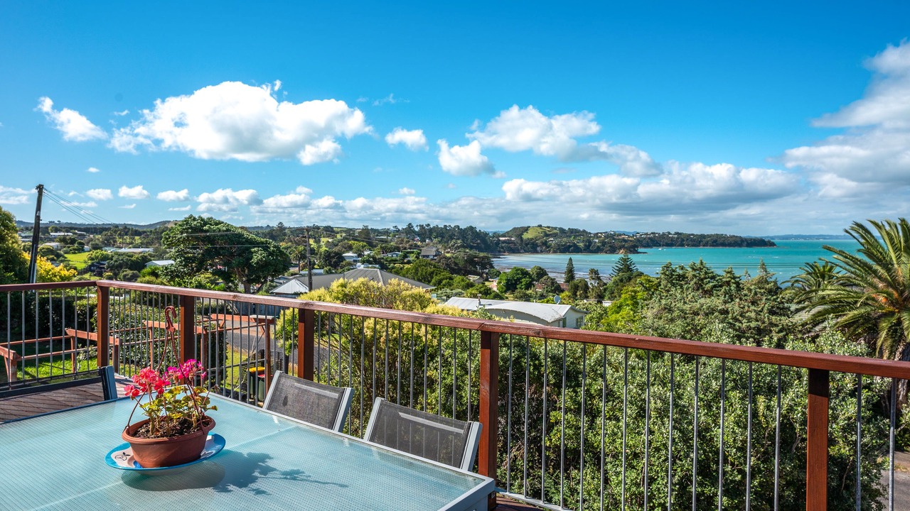 Photo of Others in Surfdale