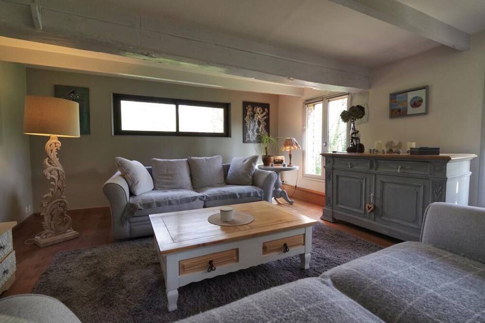 Photo of Livingroom in Ablon