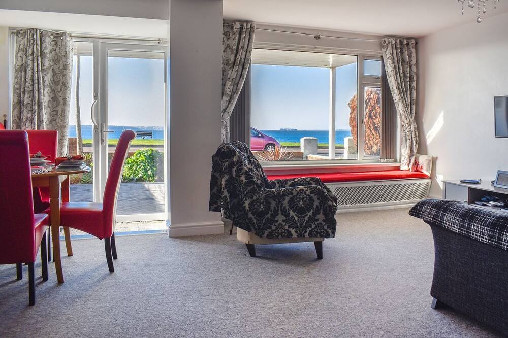 Photo of Livingroom in Lee-on-the-Solent