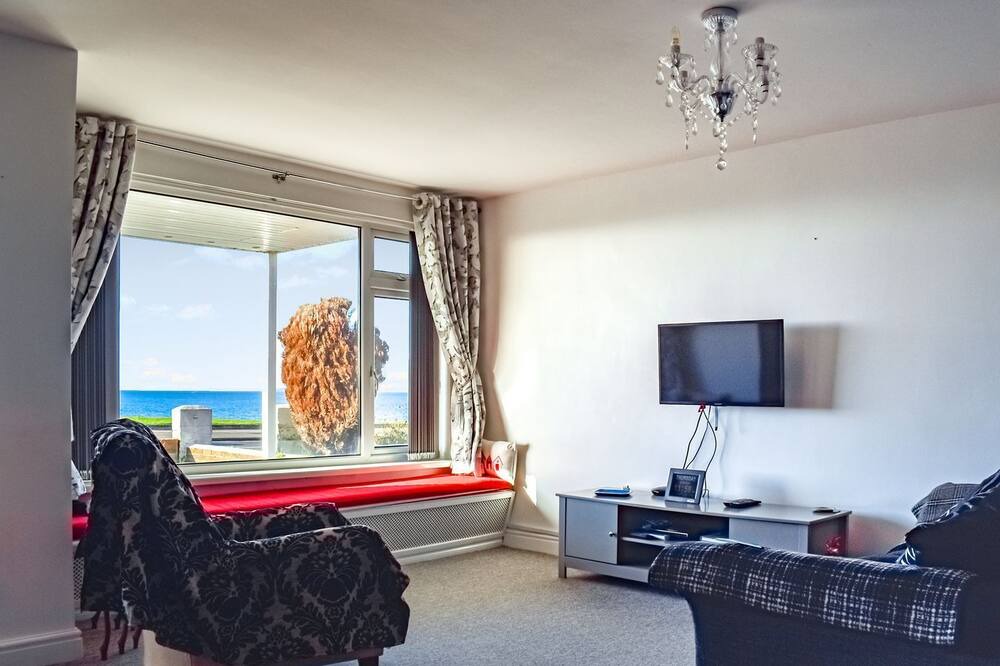 Photo of Livingroom in Lee-on-the-Solent