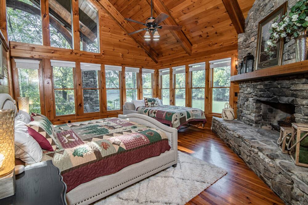 Photo of Bedroom in Silver Creek