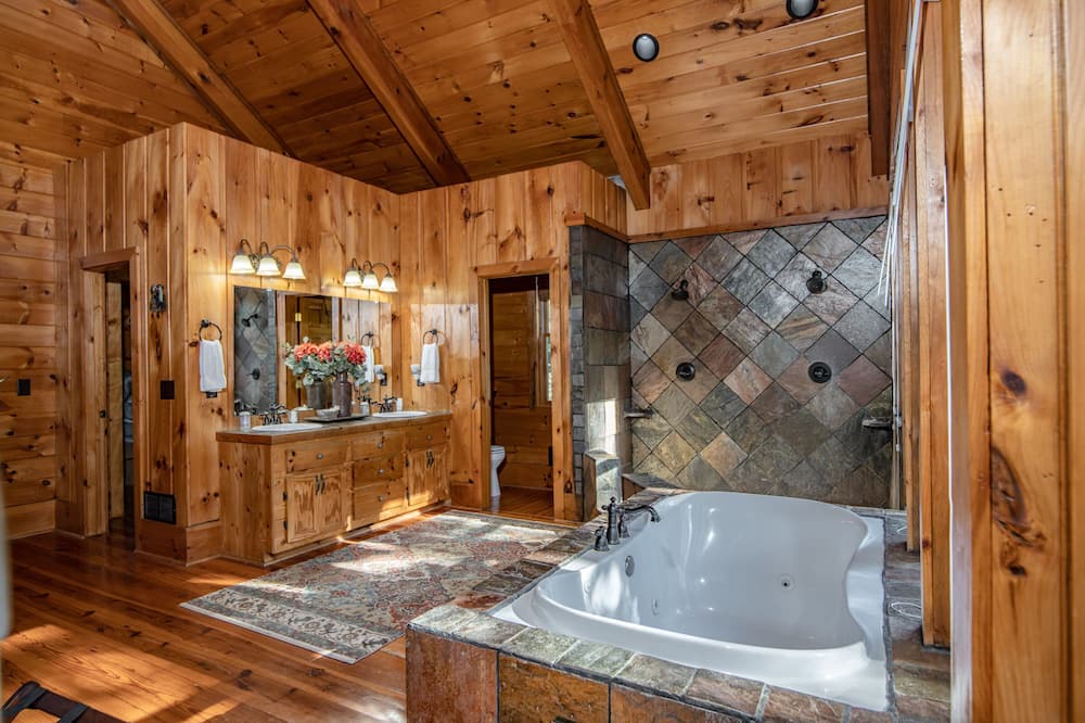 Photo of Bathroom in Silver Creek