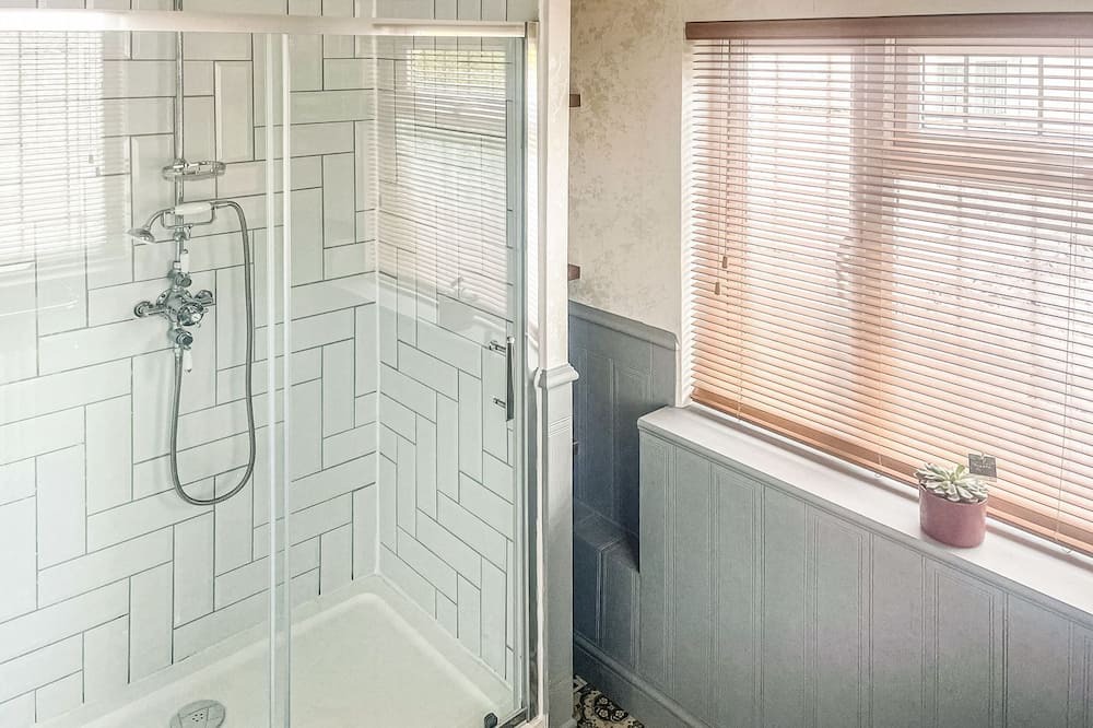 Photo of Bathroom in Lakenheath