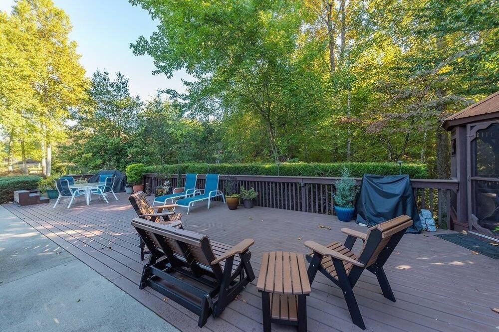 Photo of Patio Balcony in Lake Lure