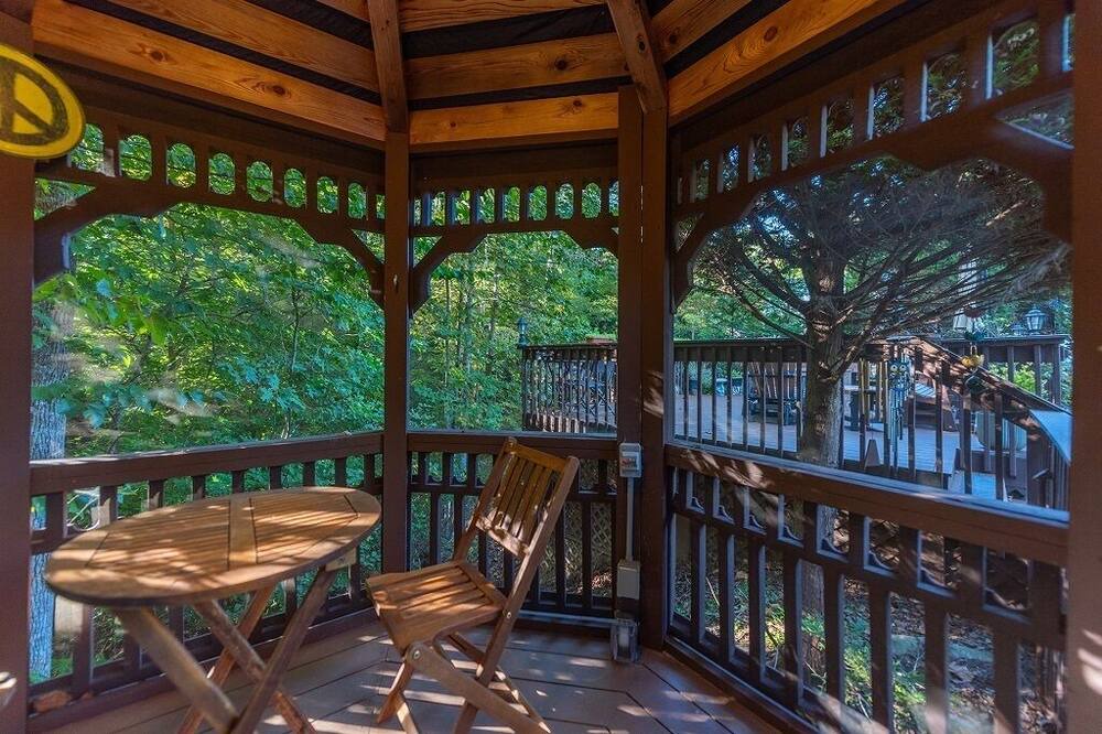Photo of Patio Balcony in Lake Lure