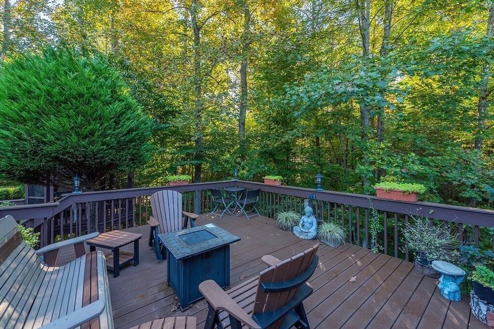 Photo of Patio Balcony in Lake Lure
