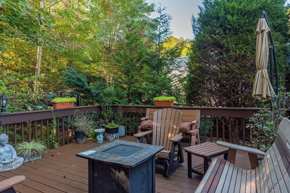 Photo of Patio Balcony in Lake Lure