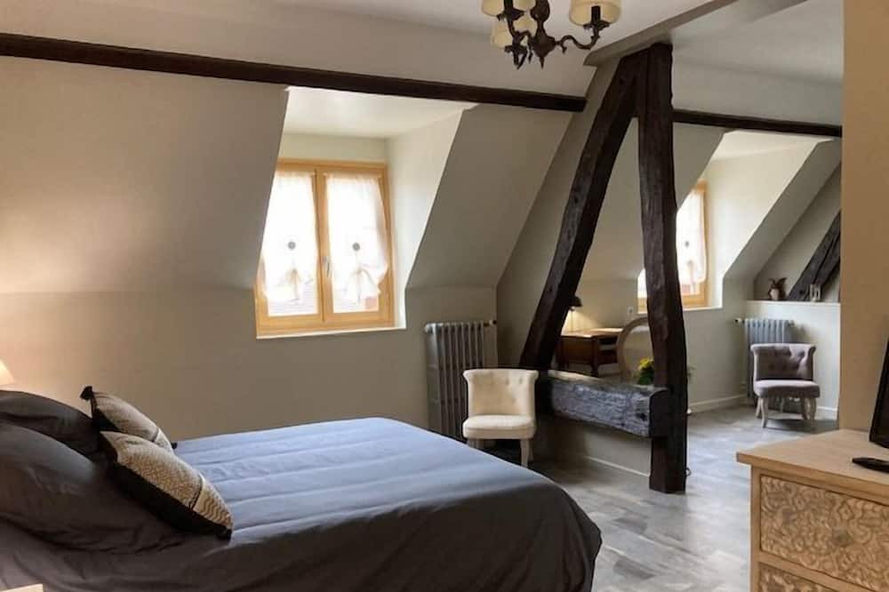 Photo of Bedroom in Poce-sur-Cisse