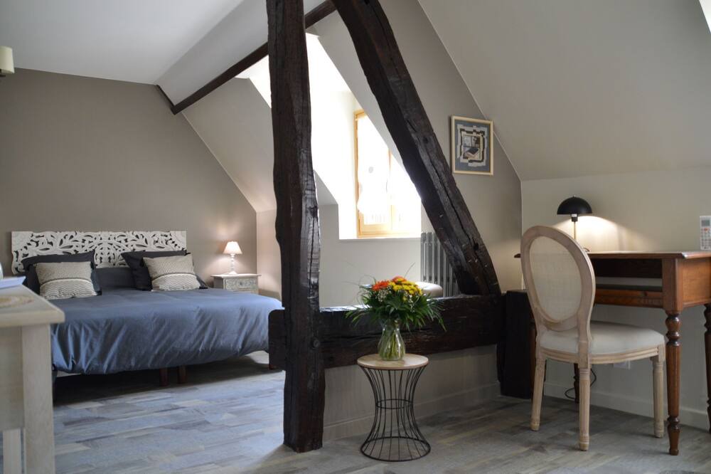 Photo of Bedroom in Poce-sur-Cisse