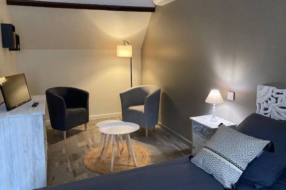 Photo of Bedroom in Poce-sur-Cisse
