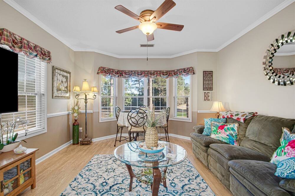 Photo of Livingroom in Red Hill