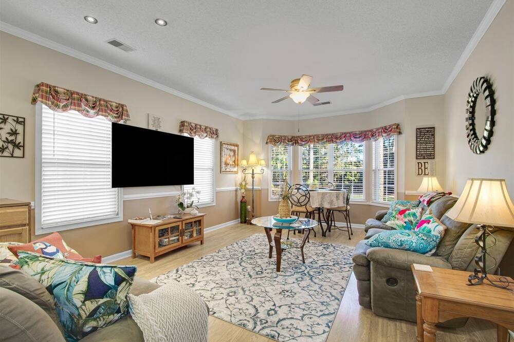 Photo of Livingroom in Red Hill