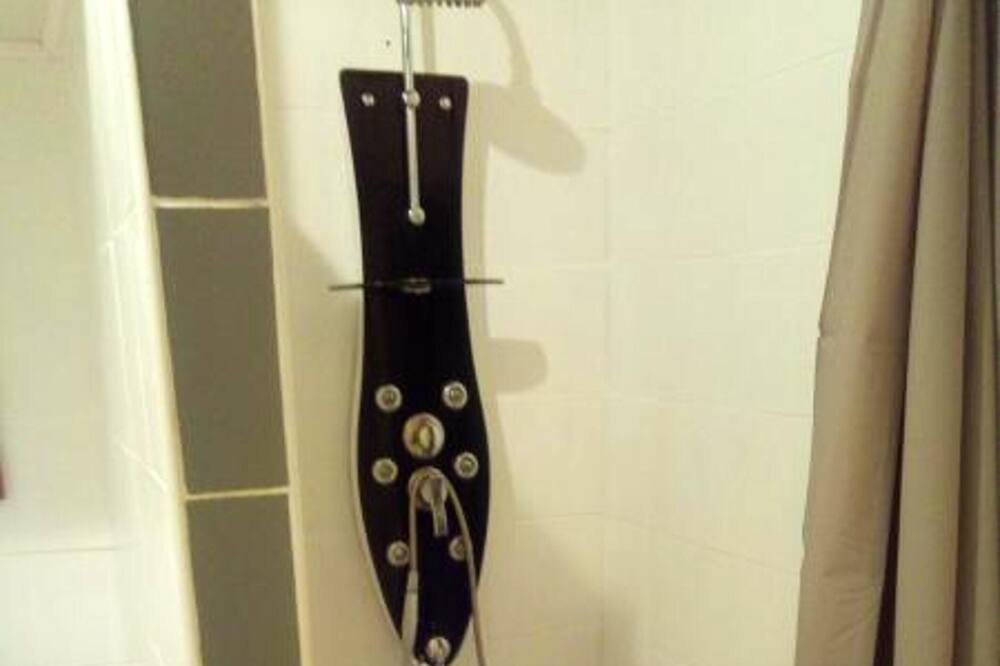 Photo of Bathroom in Saint-Come-de-Fresne
