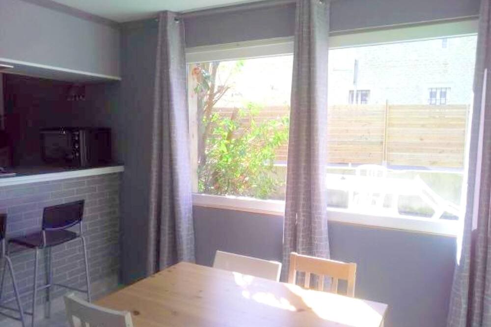 Photo of Livingroom in Saint-Come-de-Fresne