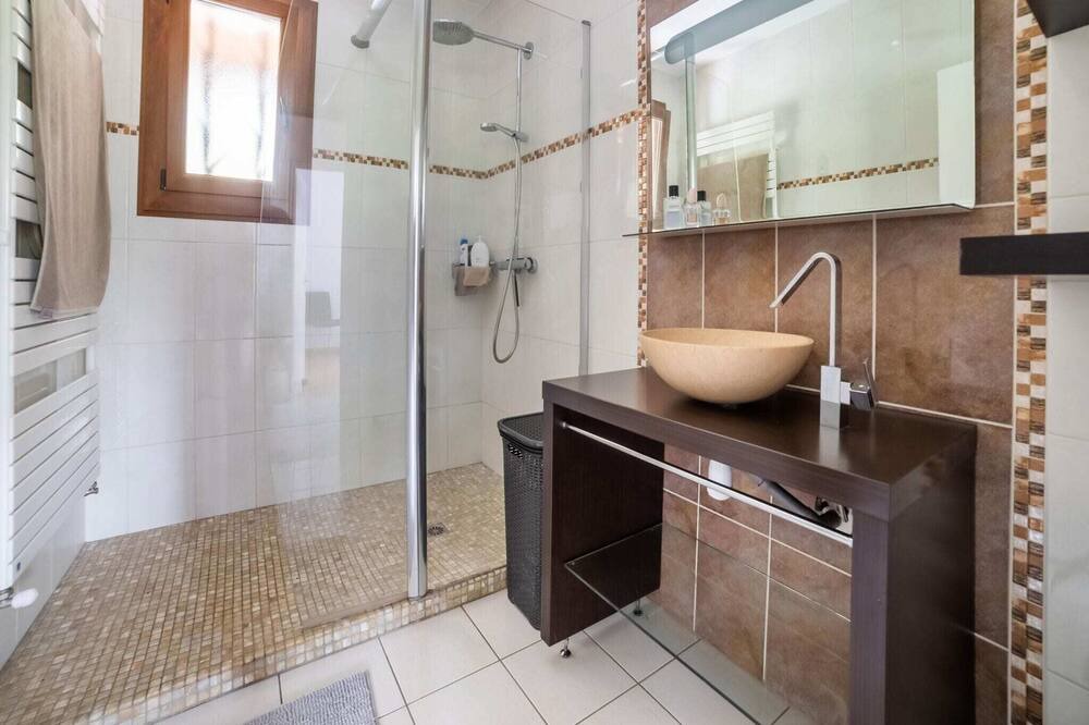 Photo of Bathroom in Villeneuve-sur-Lot