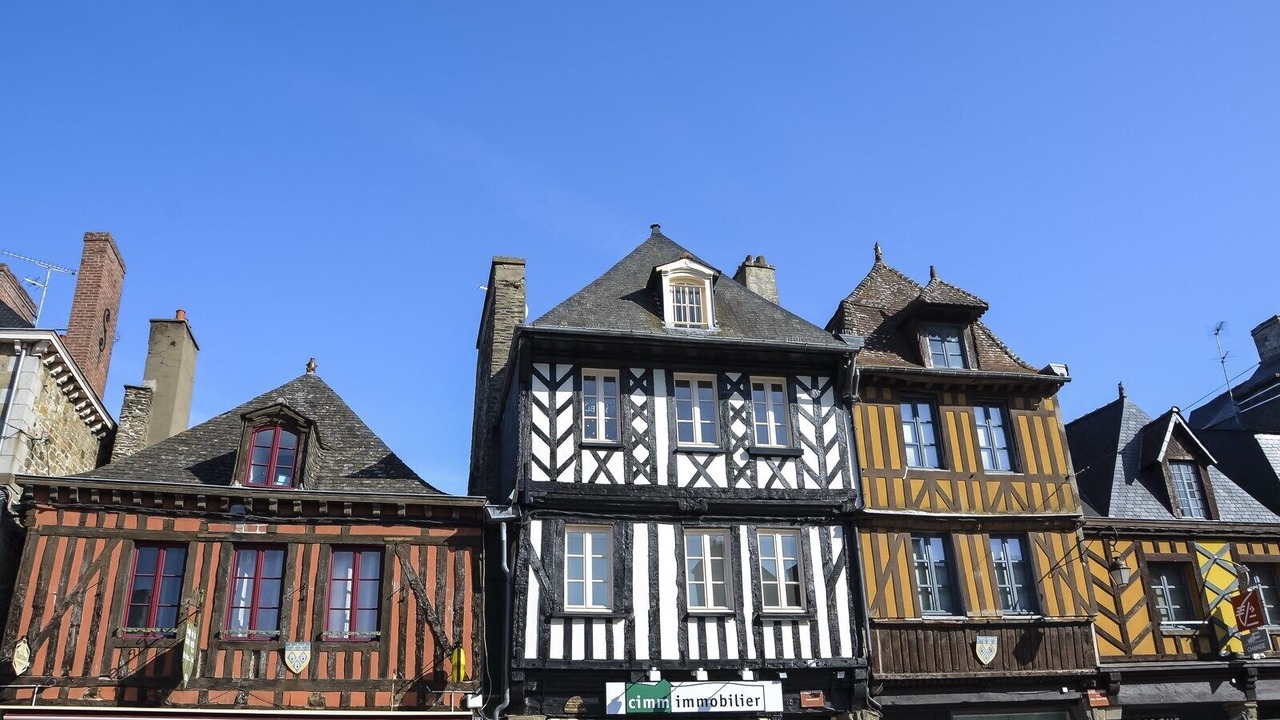 Photo of Buildings in Sougeal