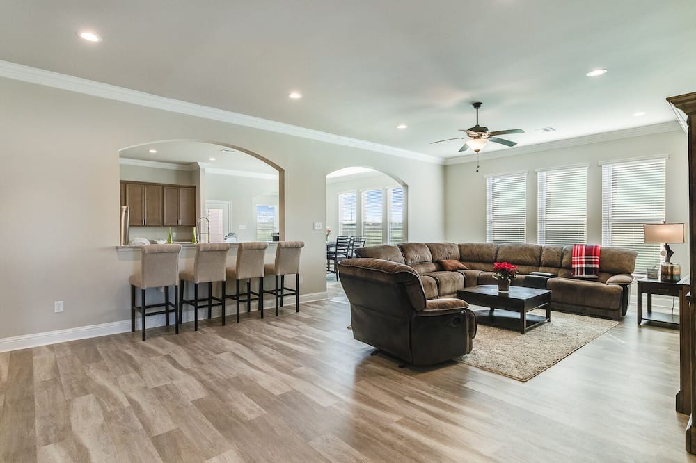 Photo of Livingroom in Milton