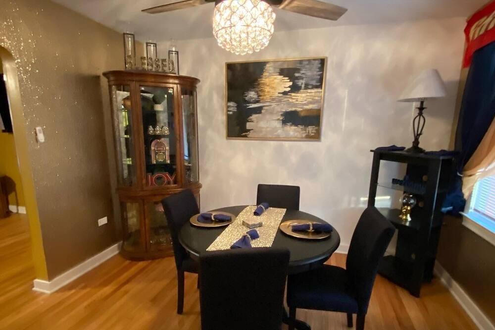 Photo of Kitchen in Calumet Park