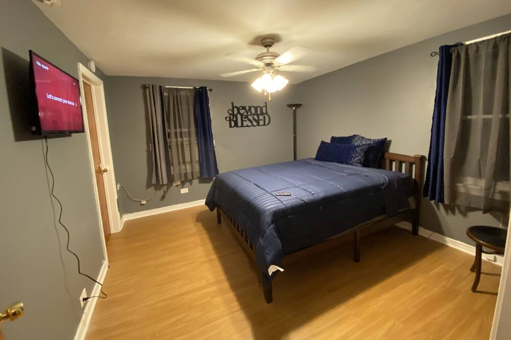 Photo of Bedroom in Calumet Park